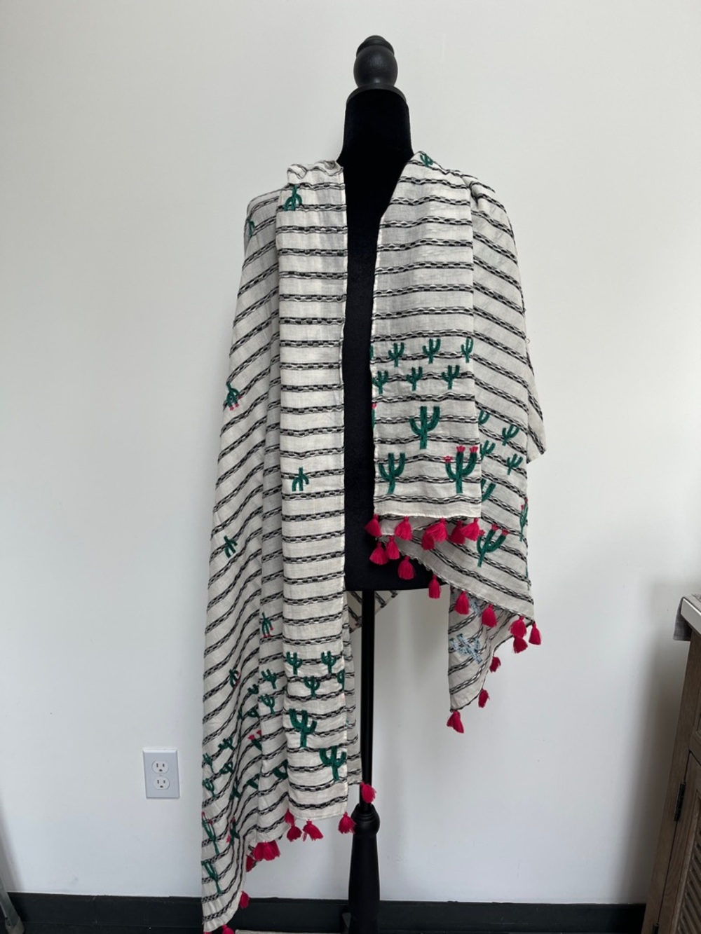 Anthropologie, large cactus scarf, wrap by Seen/worn/kept. - Picture 11 of 12